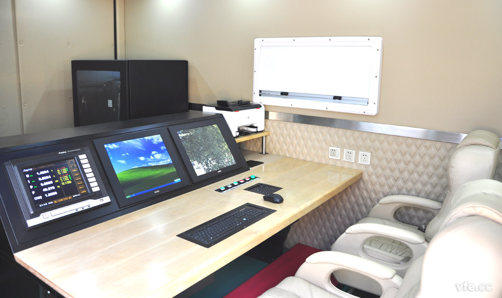 移動(dòng)式高壓電機能效計量檢測平臺內部操控臺 移動(dòng)式高壓電機能效計量檢測平臺內部操控臺