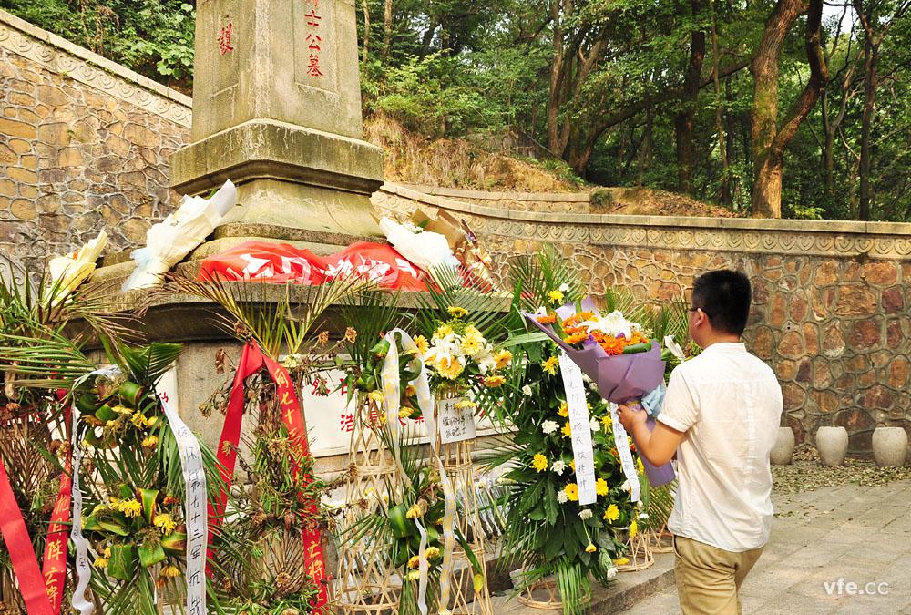 銀河電氣員工祭拜第七十三軍抗戰陣亡將士 銀河電氣員工祭拜第七十三軍抗戰陣亡將士