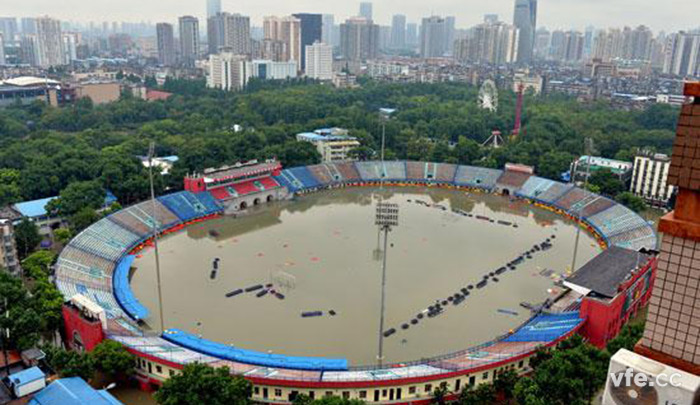 內澇成魚(yú)缸的體育場(chǎng) 內澇成魚(yú)缸的體育場(chǎng)