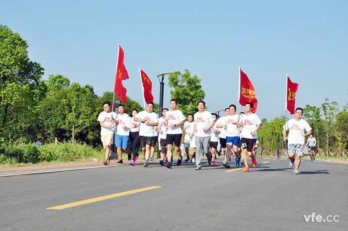 恒力長(cháng)跑隊決戰松雅湖，再創(chuàng  )佳績(jì)