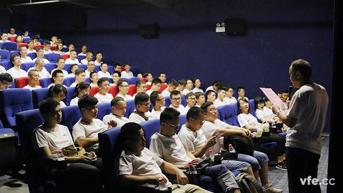 黨支部書(shū)記謝開(kāi)明發(fā)表講話(huà)