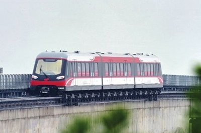 國內首條中低速磁懸浮成功試車(chē)